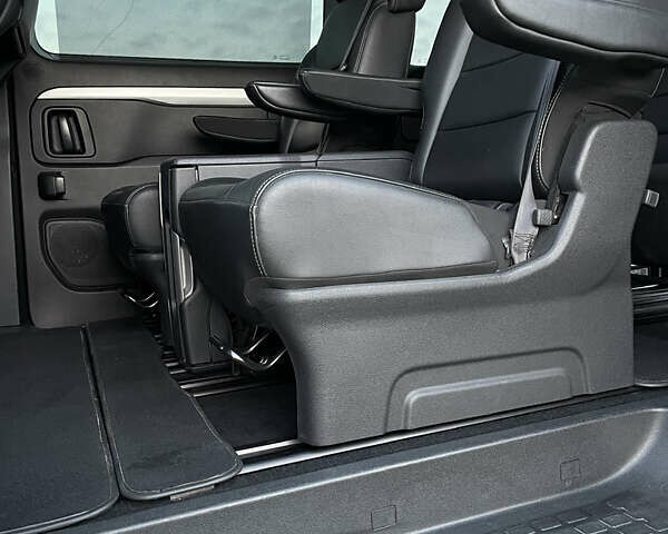 Сірий Пежо Traveller, об'ємом двигуна 2 л та пробігом 184 тис. км за 30200 $, фото 13 на Automoto.ua