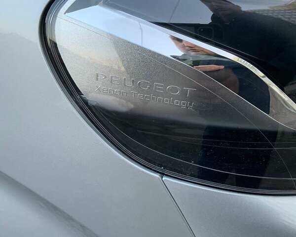 Сірий Пежо Traveller, об'ємом двигуна 2 л та пробігом 110 тис. км за 29900 $, фото 8 на Automoto.ua