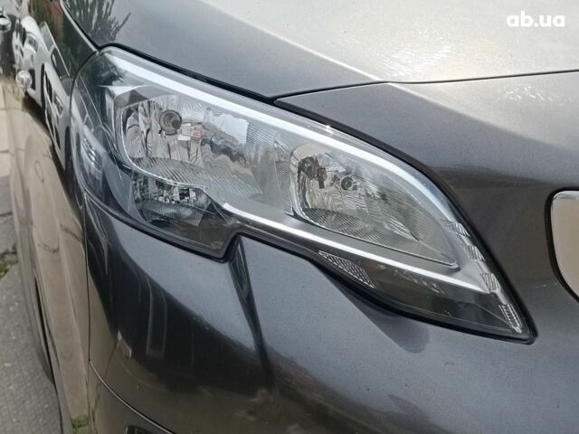 Сірий Пежо Traveller, об'ємом двигуна 2 л та пробігом 167 тис. км за 30990 $, фото 5 на Automoto.ua