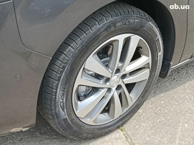 Сірий Пежо Traveller, об'ємом двигуна 2 л та пробігом 167 тис. км за 30990 $, фото 3 на Automoto.ua