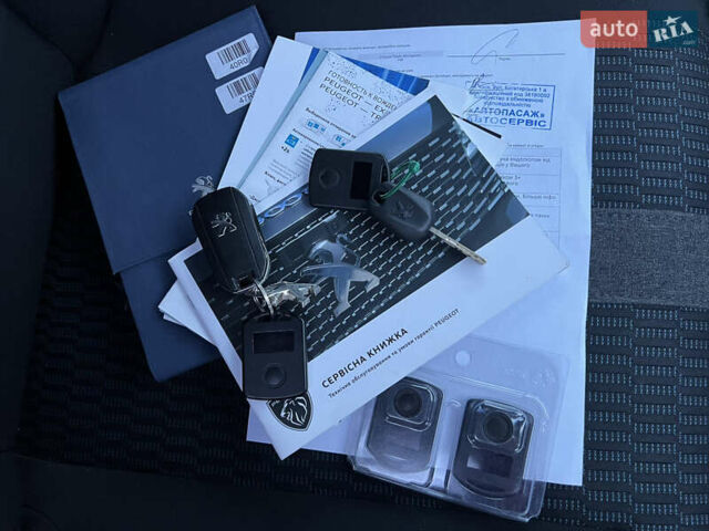 Серый Пежо Traveller, объемом двигателя 2 л и пробегом 75 тыс. км за 34500 $, фото 38 на Automoto.ua