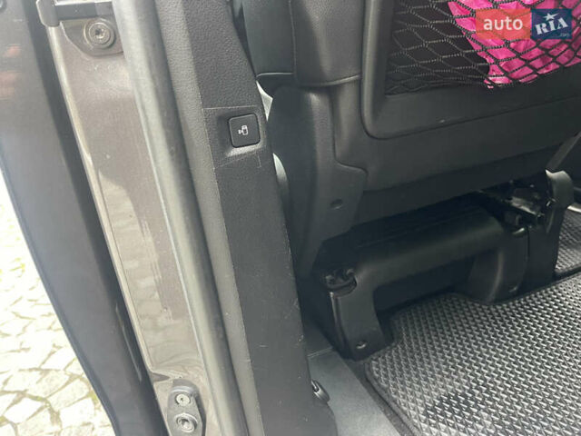 Сірий Пежо Traveller, об'ємом двигуна 2 л та пробігом 200 тис. км за 33000 $, фото 13 на Automoto.ua