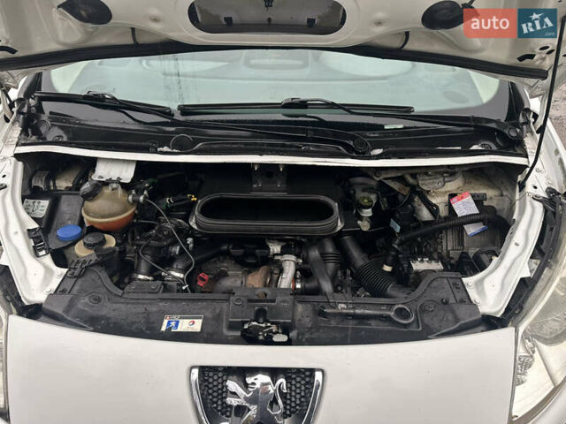 Белый Пежо Boxer, объемом двигателя 1.6 л и пробегом 300 тыс. км за 5400 $, фото 9 на Automoto.ua