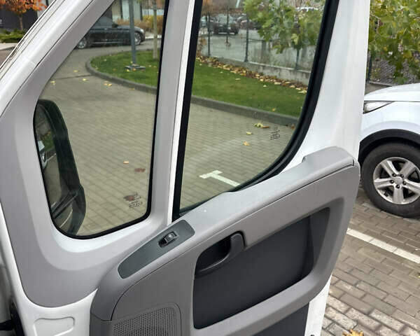Белый Пежо Boxer, объемом двигателя 2.2 л и пробегом 260 тыс. км за 3500 $, фото 8 на Automoto.ua