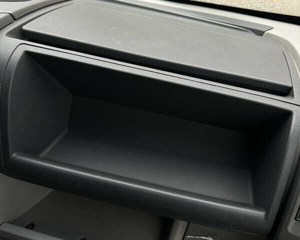 Белый Пежо Boxer, объемом двигателя 2.2 л и пробегом 260 тыс. км за 3500 $, фото 12 на Automoto.ua