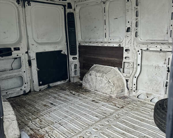 Белый Пежо Boxer, объемом двигателя 2.2 л и пробегом 260 тыс. км за 3500 $, фото 4 на Automoto.ua