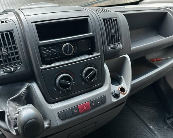 Белый Пежо Boxer, объемом двигателя 2.2 л и пробегом 260 тыс. км за 3500 $, фото 13 на Automoto.ua