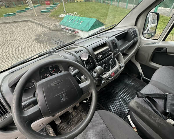 Белый Пежо Boxer, объемом двигателя 2.2 л и пробегом 400 тыс. км за 7500 $, фото 3 на Automoto.ua
