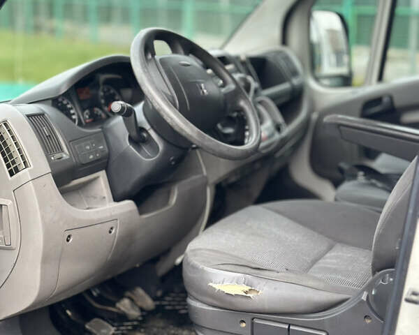 Белый Пежо Boxer, объемом двигателя 2.2 л и пробегом 400 тыс. км за 7500 $, фото 2 на Automoto.ua