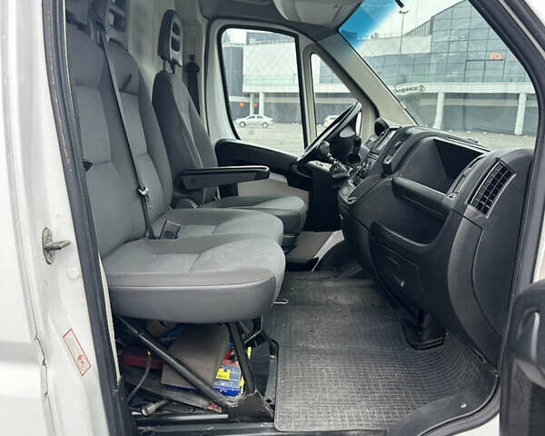 Белый Пежо Boxer, объемом двигателя 0 л и пробегом 282 тыс. км за 10000 $, фото 18 на Automoto.ua