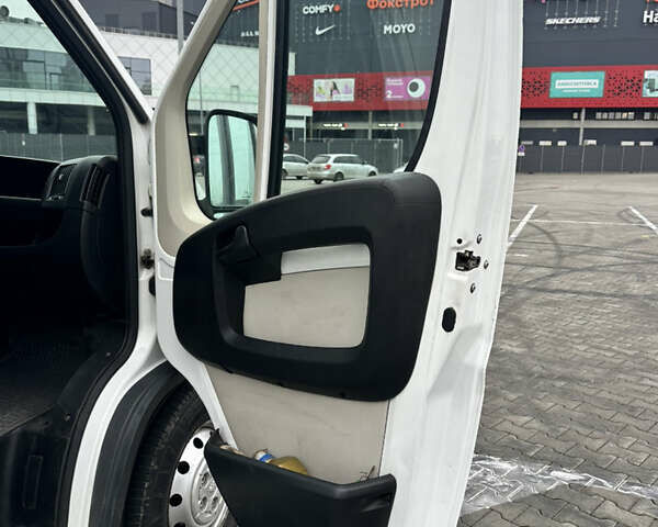 Белый Пежо Boxer, объемом двигателя 0 л и пробегом 282 тыс. км за 10000 $, фото 19 на Automoto.ua