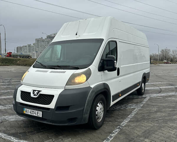 Белый Пежо Boxer, объемом двигателя 0 л и пробегом 282 тыс. км за 10000 $, фото 1 на Automoto.ua