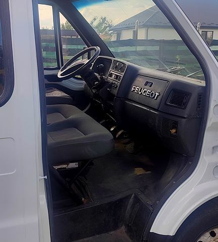 Білий Пежо Boxer, об'ємом двигуна 2.4 л та пробігом 450 тис. км за 2400 $, фото 3 на Automoto.ua