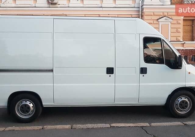 Белый Пежо Boxer, объемом двигателя 0 л и пробегом 250 тыс. км за 5600 $, фото 1 на Automoto.ua