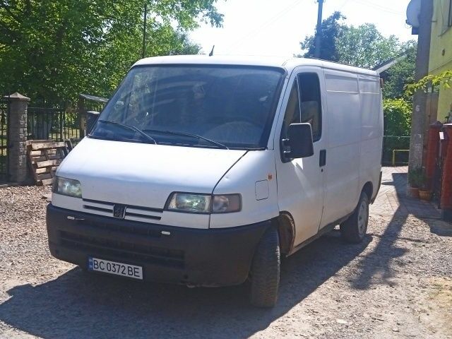 Белый Пежо Boxer, объемом двигателя 1.9 л и пробегом 260 тыс. км за 1650 $, фото 2 на Automoto.ua