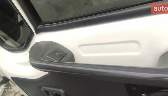 Білий Пежо Boxer, об'ємом двигуна 2.5 л та пробігом 400 тис. км за 2250 $, фото 19 на Automoto.ua