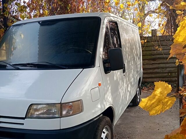 Белый Пежо Boxer, объемом двигателя 1.9 л и пробегом 280 тыс. км за 4400 $, фото 1 на Automoto.ua