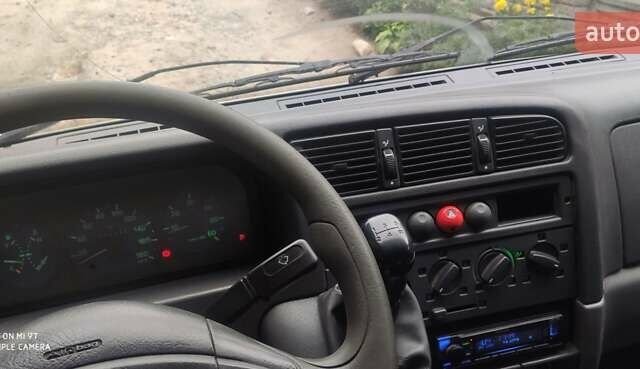 Белый Пежо Boxer, объемом двигателя 2.5 л и пробегом 40 тыс. км за 2500 $, фото 25 на Automoto.ua