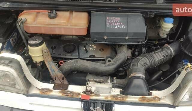 Белый Пежо Boxer, объемом двигателя 2.5 л и пробегом 40 тыс. км за 2500 $, фото 5 на Automoto.ua