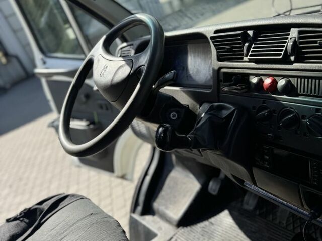 Белый Пежо Boxer, объемом двигателя 2.5 л и пробегом 438 тыс. км за 2500 $, фото 5 на Automoto.ua