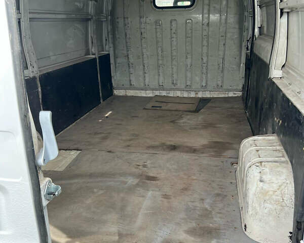 Белый Пежо Boxer, объемом двигателя 2.8 л и пробегом 400 тыс. км за 4800 $, фото 4 на Automoto.ua