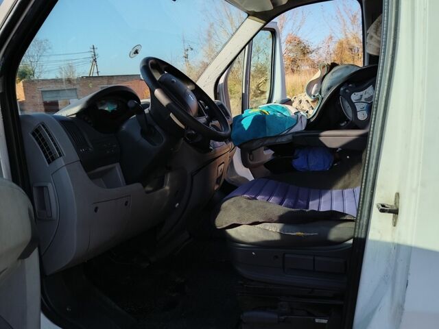 Белый Пежо Boxer, объемом двигателя 2.2 л и пробегом 300 тыс. км за 6000 $, фото 7 на Automoto.ua