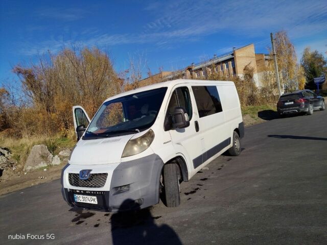 Белый Пежо Boxer, объемом двигателя 2.2 л и пробегом 300 тыс. км за 6000 $, фото 2 на Automoto.ua