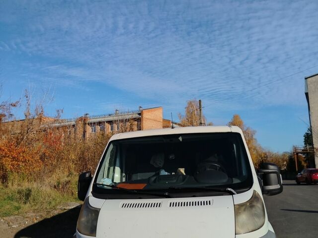 Белый Пежо Boxer, объемом двигателя 2.2 л и пробегом 300 тыс. км за 6000 $, фото 1 на Automoto.ua