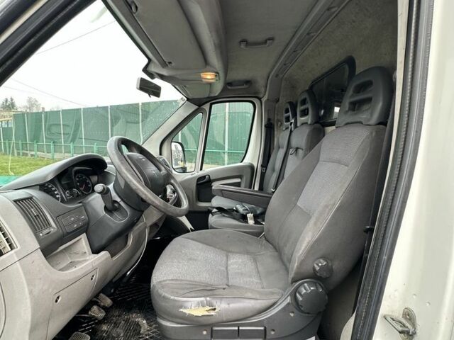 Белый Пежо Boxer, объемом двигателя 2.2 л и пробегом 400 тыс. км за 7000 $, фото 4 на Automoto.ua