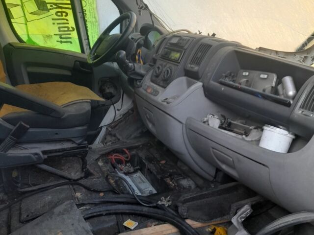 Белый Пежо Boxer, объемом двигателя 2.2 л и пробегом 365 тыс. км за 1400 $, фото 3 на Automoto.ua