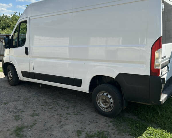 Белый Пежо Boxer, объемом двигателя 2.2 л и пробегом 400 тыс. км за 7500 $, фото 4 на Automoto.ua