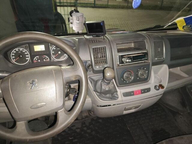 Белый Пежо Boxer, объемом двигателя 2 л и пробегом 333 тыс. км за 2626 $, фото 2 на Automoto.ua