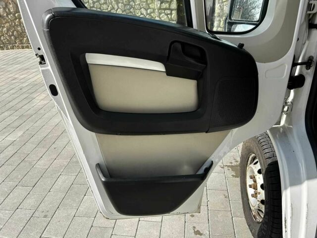 Белый Пежо Boxer, объемом двигателя 2.2 л и пробегом 490 тыс. км за 9990 $, фото 23 на Automoto.ua