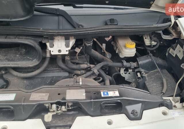 Белый Пежо Boxer, объемом двигателя 2.2 л и пробегом 155 тыс. км за 6800 $, фото 8 на Automoto.ua