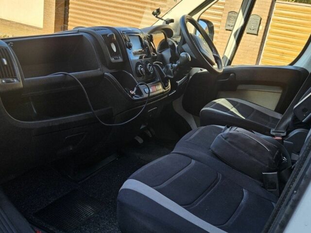 Белый Пежо Boxer, объемом двигателя 0 л и пробегом 200 тыс. км за 6200 $, фото 5 на Automoto.ua