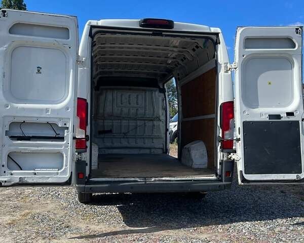 Белый Пежо Boxer, объемом двигателя 2 л и пробегом 334 тыс. км за 12000 $, фото 8 на Automoto.ua