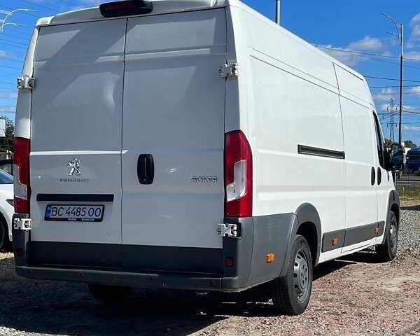 Белый Пежо Boxer, объемом двигателя 2 л и пробегом 334 тыс. км за 12000 $, фото 4 на Automoto.ua