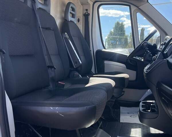 Белый Пежо Boxer, объемом двигателя 2 л и пробегом 334 тыс. км за 12000 $, фото 15 на Automoto.ua