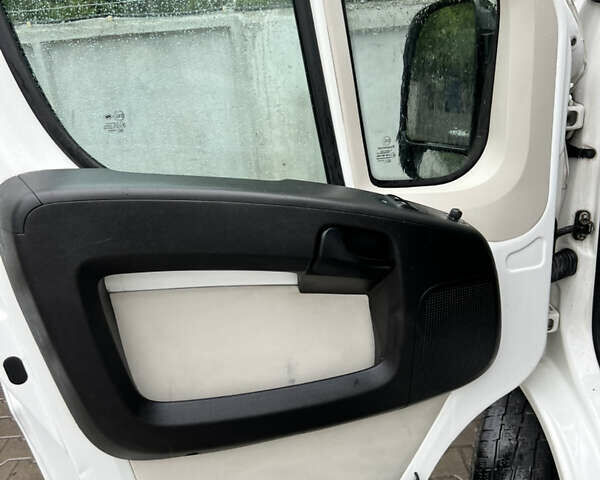 Білий Пежо Boxer, об'ємом двигуна 2.2 л та пробігом 310 тис. км за 12500 $, фото 15 на Automoto.ua