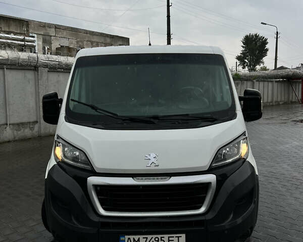 Білий Пежо Boxer, об'ємом двигуна 2.2 л та пробігом 310 тис. км за 12500 $, фото 5 на Automoto.ua