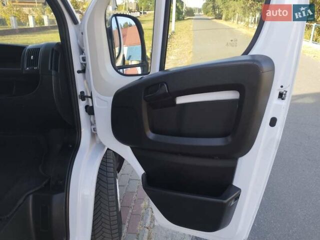 Білий Пежо Boxer, об'ємом двигуна 2.2 л та пробігом 107 тис. км за 15900 $, фото 10 на Automoto.ua