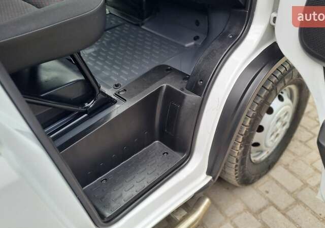 Білий Пежо Boxer, об'ємом двигуна 2.2 л та пробігом 245 тис. км за 18300 $, фото 35 на Automoto.ua
