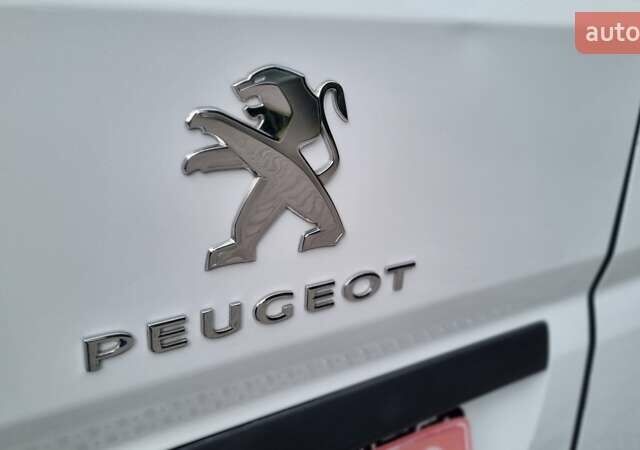 Білий Пежо Boxer, об'ємом двигуна 2.2 л та пробігом 245 тис. км за 18300 $, фото 31 на Automoto.ua