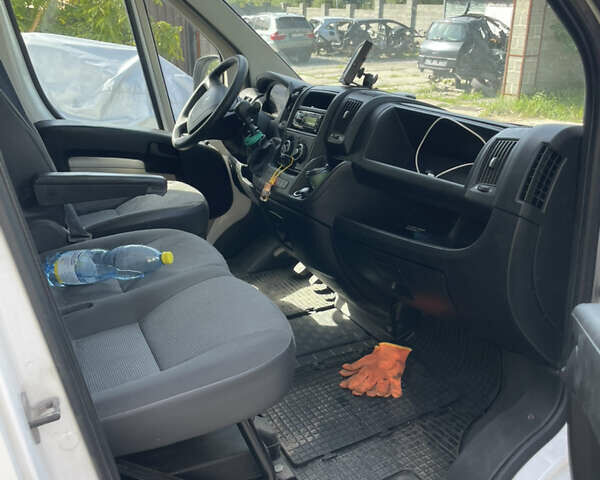 Білий Пежо Boxer, об'ємом двигуна 2.2 л та пробігом 390 тис. км за 8400 $, фото 8 на Automoto.ua