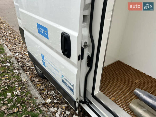 Белый Пежо Boxer, объемом двигателя 2 л и пробегом 312 тыс. км за 15000 $, фото 11 на Automoto.ua