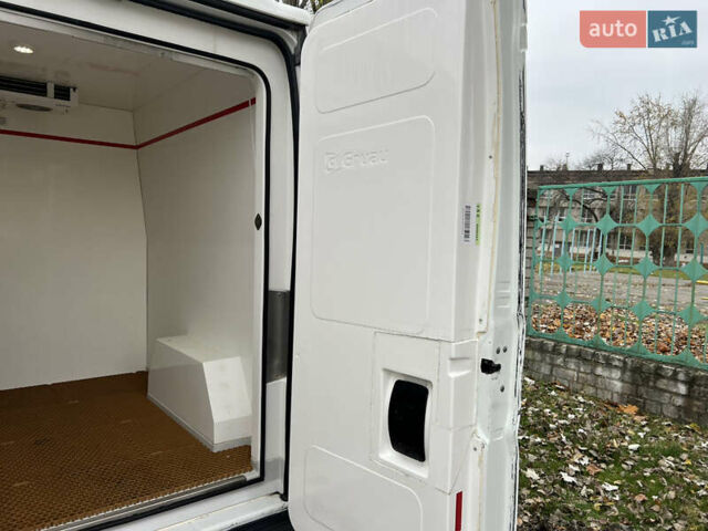 Белый Пежо Boxer, объемом двигателя 2 л и пробегом 312 тыс. км за 15000 $, фото 18 на Automoto.ua