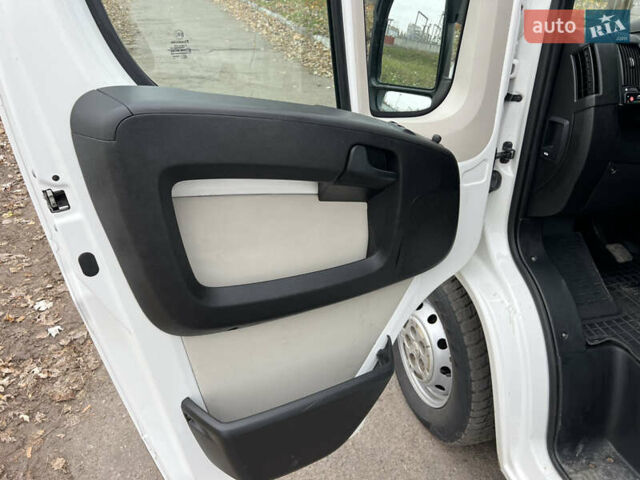 Белый Пежо Boxer, объемом двигателя 2 л и пробегом 312 тыс. км за 15000 $, фото 23 на Automoto.ua
