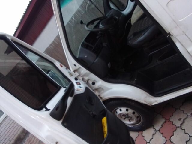 Білий Пежо Boxer, об'ємом двигуна 0 л та пробігом 200 тис. км за 2800 $, фото 1 на Automoto.ua