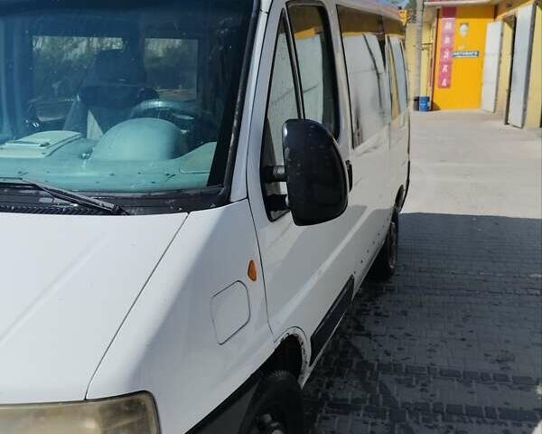 Белый Пежо Boxer, объемом двигателя 2.2 л и пробегом 430 тыс. км за 3700 $, фото 1 на Automoto.ua