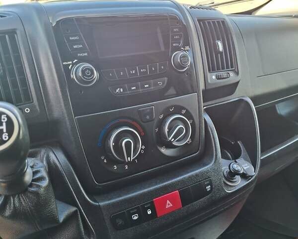 Белый Пежо Boxer, объемом двигателя 2.2 л и пробегом 274 тыс. км за 17200 $, фото 3 на Automoto.ua